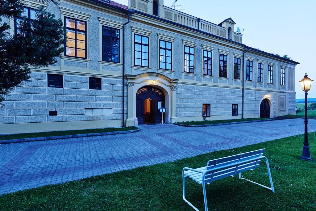 Chateau Hostacov Otel Dış mekan fotoğraf