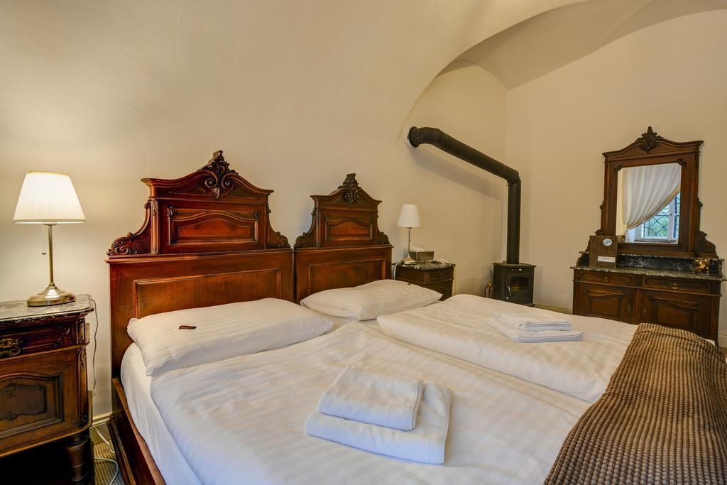 Chateau Hostacov Otel Oda fotoğraf