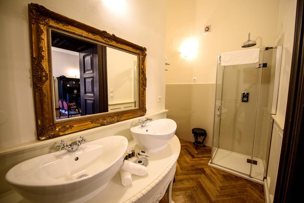 Chateau Hostacov Otel Oda fotoğraf