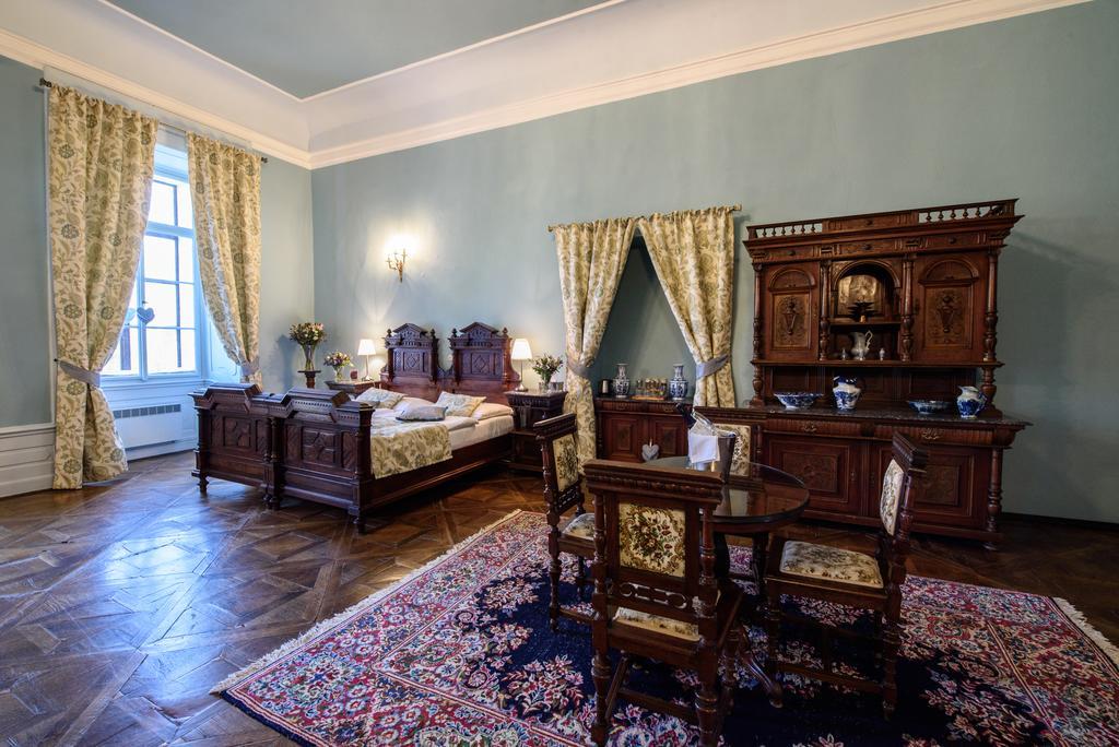 Chateau Hostacov Otel Oda fotoğraf
