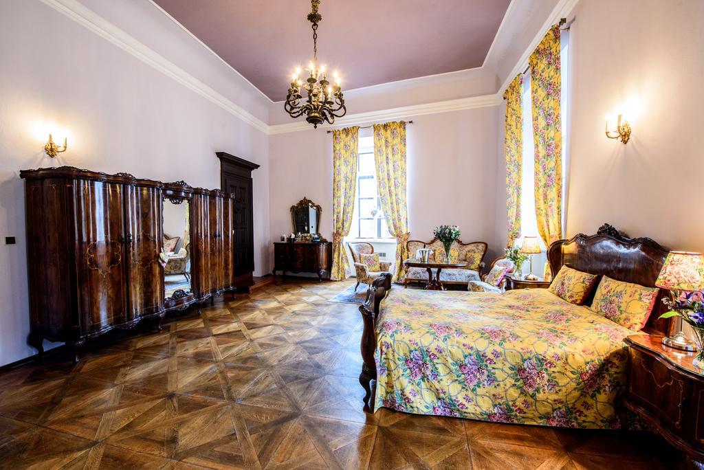 Chateau Hostacov Otel Oda fotoğraf