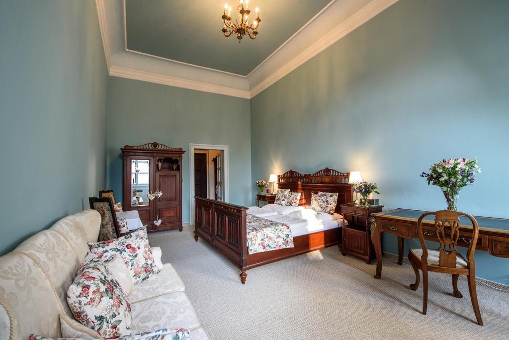 Chateau Hostacov Otel Oda fotoğraf