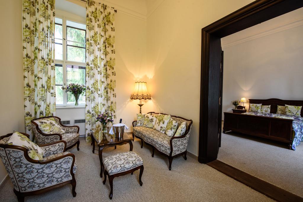 Chateau Hostacov Otel Dış mekan fotoğraf