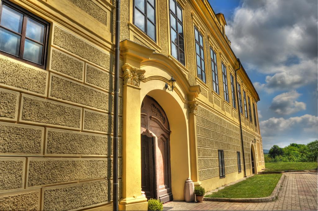 Chateau Hostacov Otel Dış mekan fotoğraf